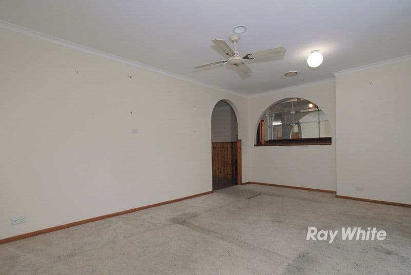 35 Latrobe Street, CRANBOURNE VIC 3977, Cranbourne - Thumbnail 5