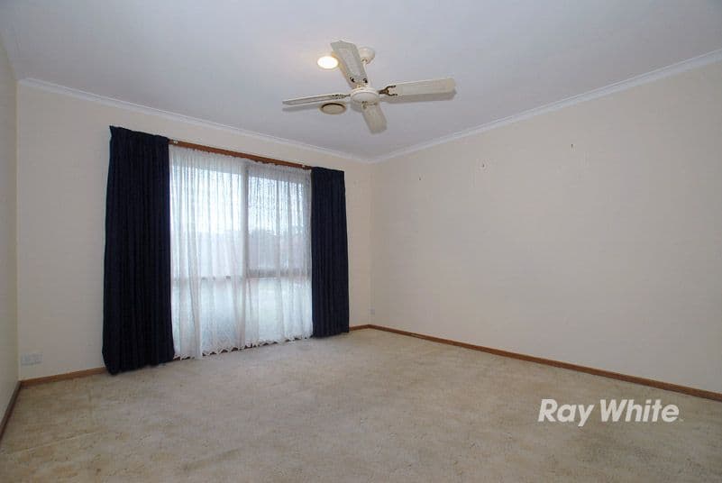 35 Latrobe Street, CRANBOURNE VIC 3977, Cranbourne - Thumbnail 6