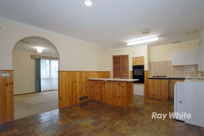 35 Latrobe Street, CRANBOURNE VIC 3977, Cranbourne - Thumbnail 8