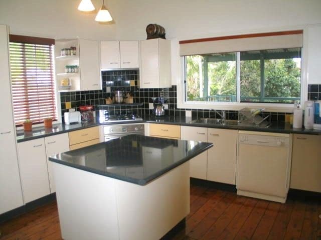 56 Tenth Avenue, KEDRON QLD 4031, Kedron - Thumbnail 3