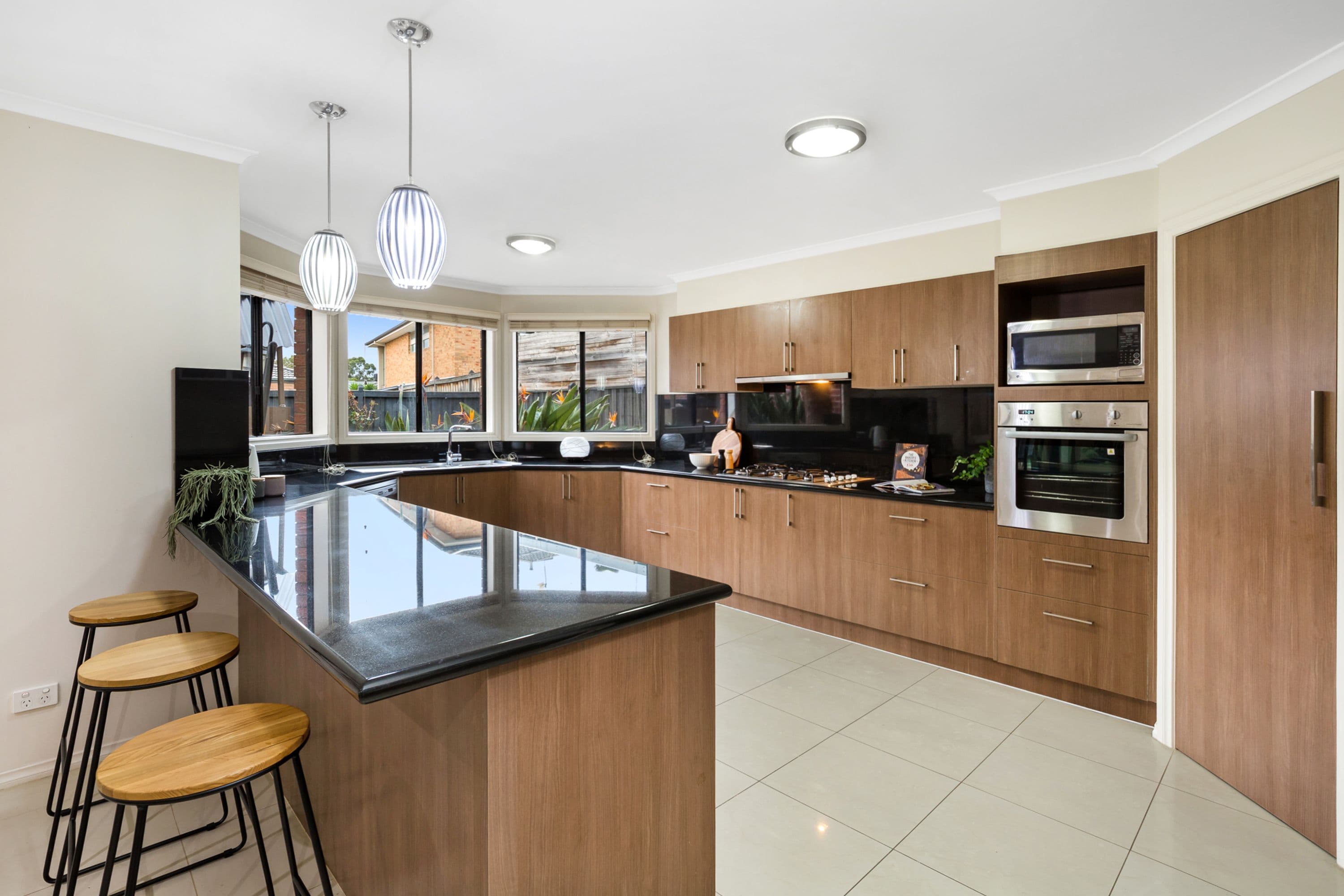 6 Tingara Court, Ferntree Gully VIC 3156, Ferntree Gully - Thumbnail 2