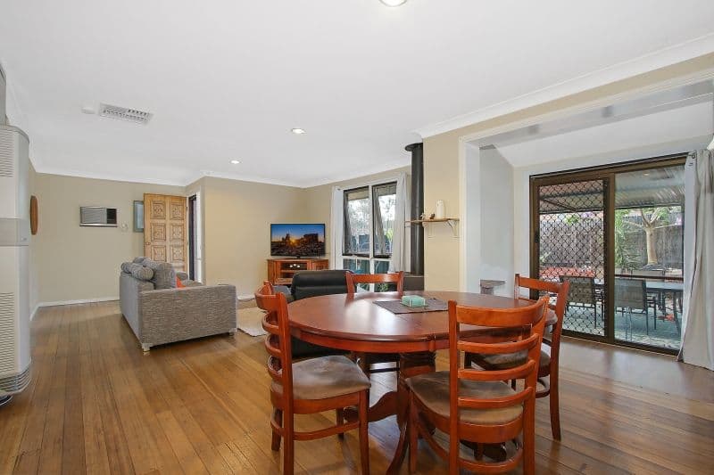 9 Arunta Place, Springdale Heights - Thumbnail 2