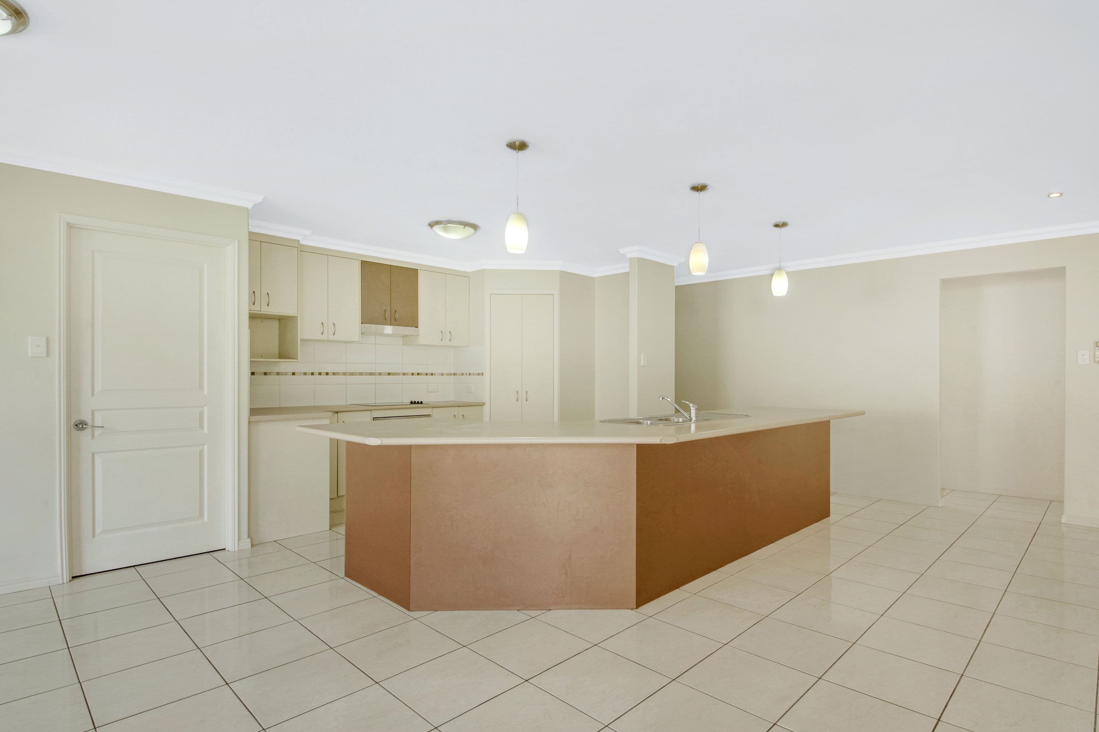 8 Larcom Rise, West Gladstone QLD 4680, West Gladstone - Thumbnail 3