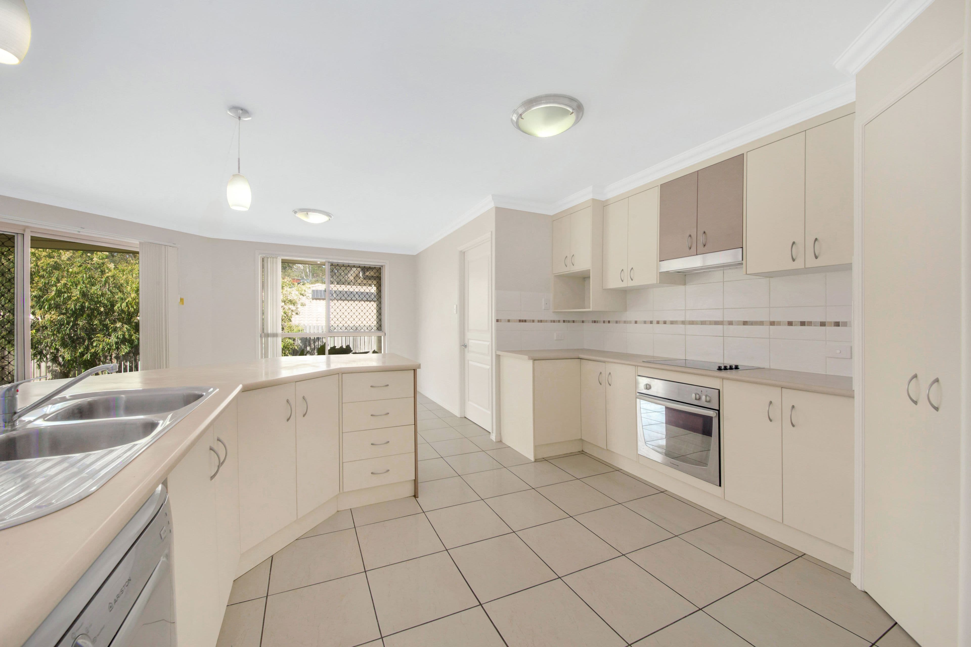 8 Larcom Rise, West Gladstone QLD 4680, West Gladstone - Thumbnail 6