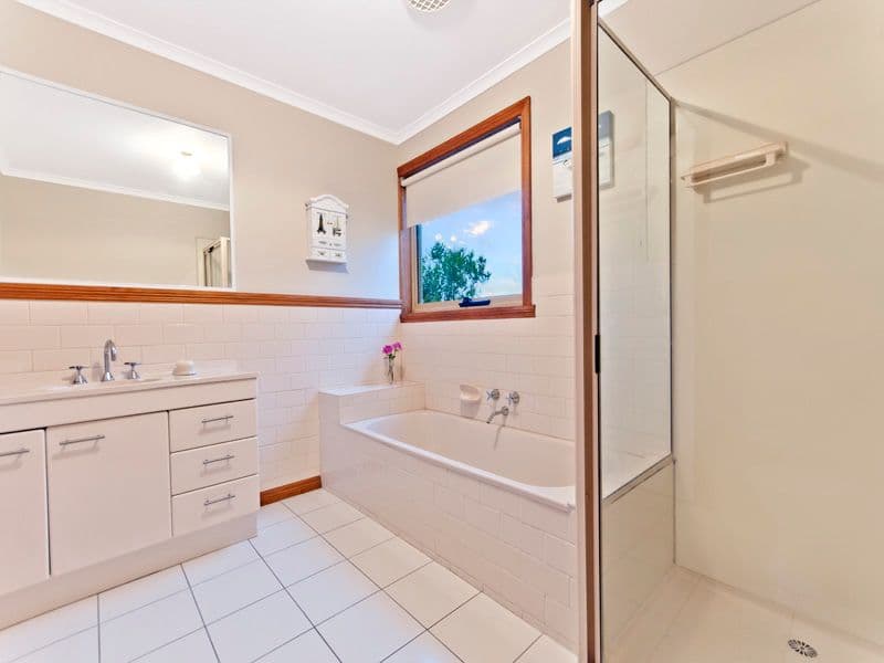 35 Hopkins Point Road, Warrnambool VIC 3280, Warrnambool - Thumbnail 4