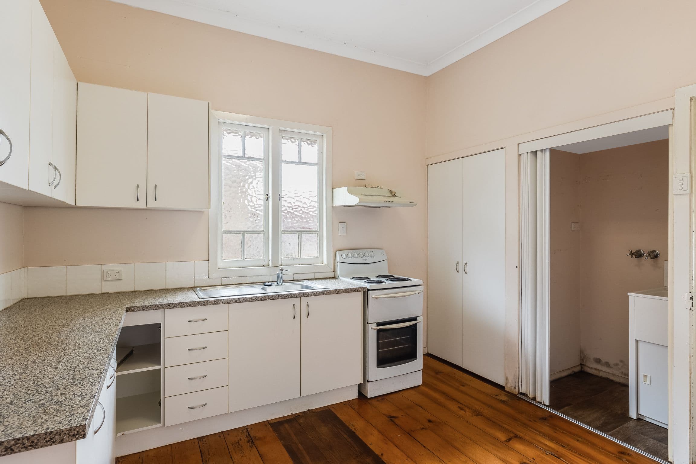 54 Anzac Avenue, Newtown QLD 4350, Newtown - Thumbnail 3