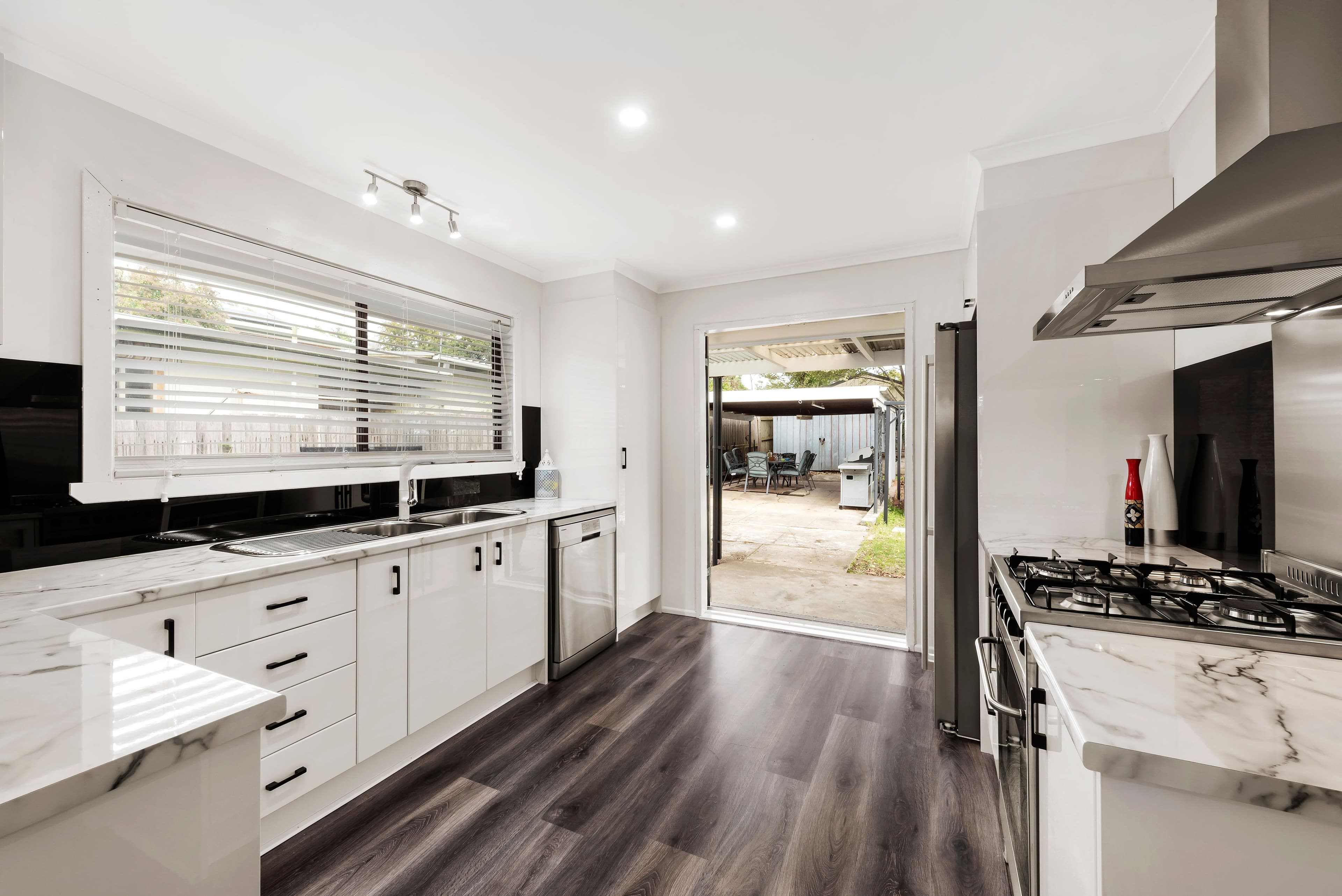 10 California Crescent, Ferntree Gully VIC 3156, Ferntree Gully - Thumbnail 3