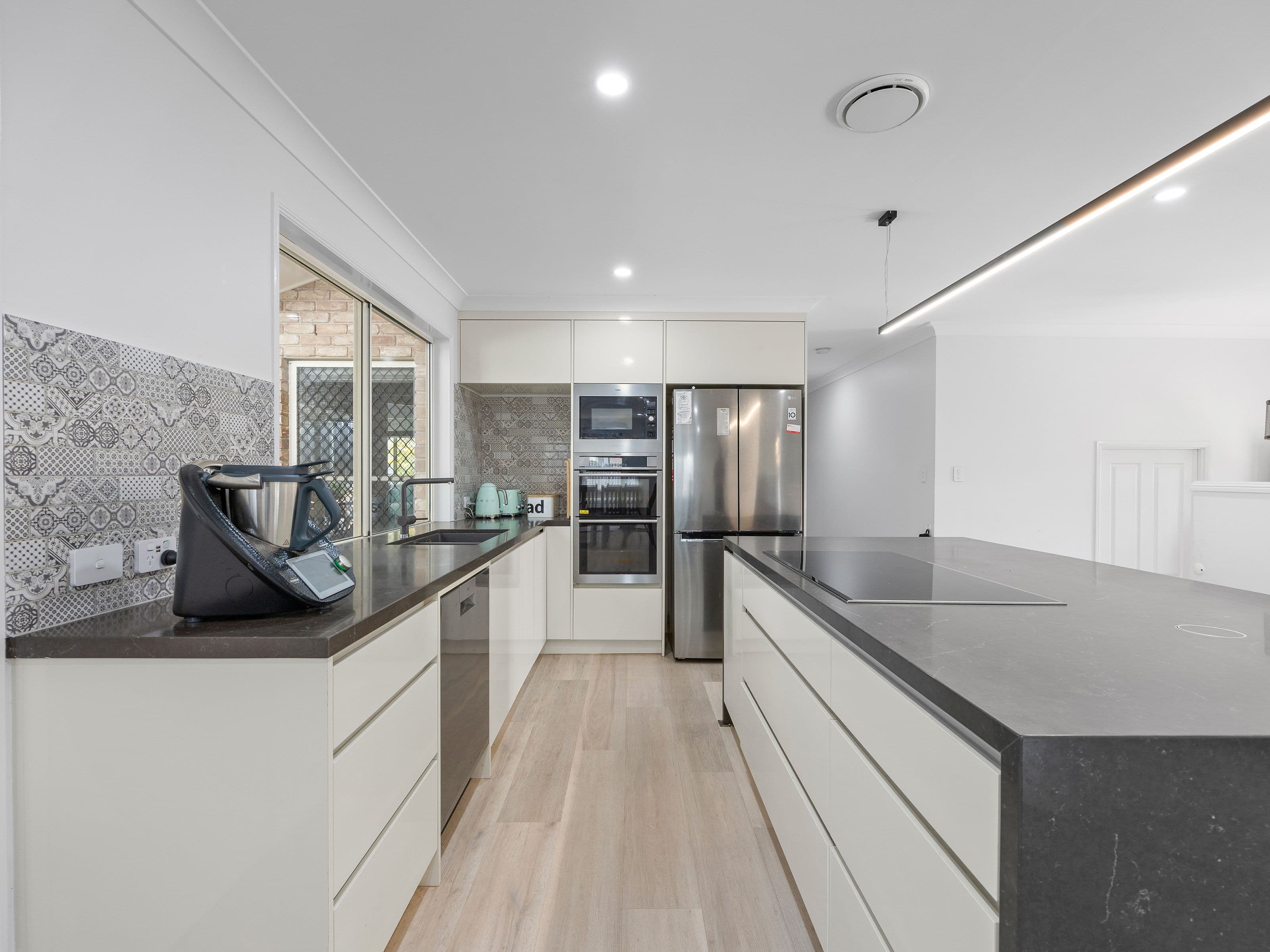 3 Cassinia Place, Flinders View QLD 4305, Flinders View - Thumbnail 2