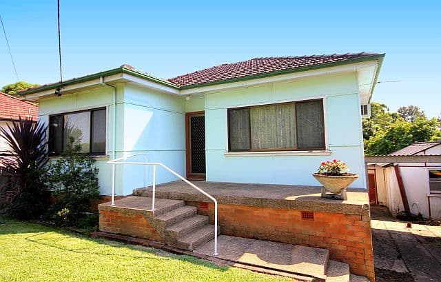 182 Henry Lawson Drive, GEORGES HALL NSW 2198, Georges Hall - Image 1