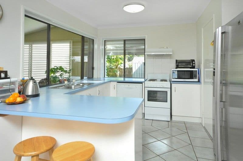 24 Farnworth Street, CHAPEL HILL QLD 4069, Chapel Hill - Thumbnail 4