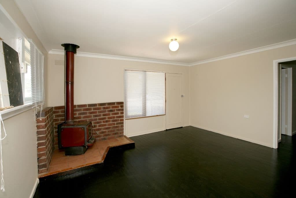 14 Tichborne Crescent, KOORINGAL NSW 2650, Kooringal - Thumbnail 2
