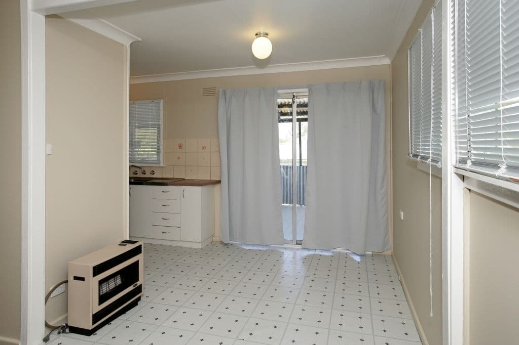 14 Tichborne Crescent, KOORINGAL NSW 2650, Kooringal - Thumbnail 4