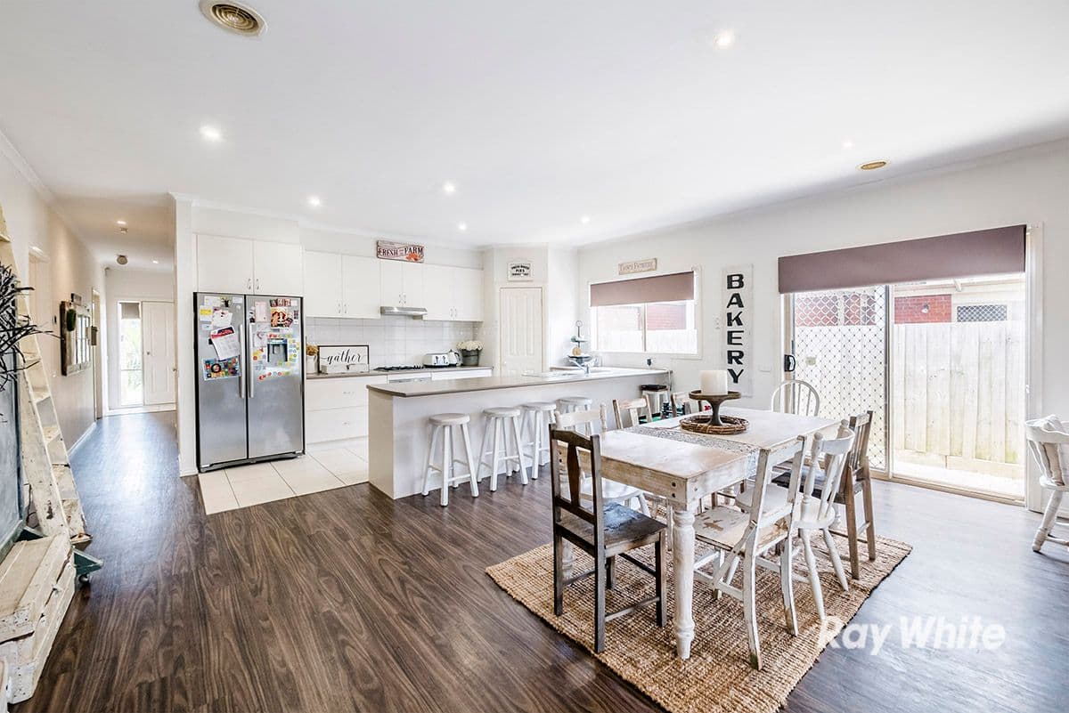 7 Hope Court, Cranbourne West VIC 3977, Cranbourne West - Thumbnail 2
