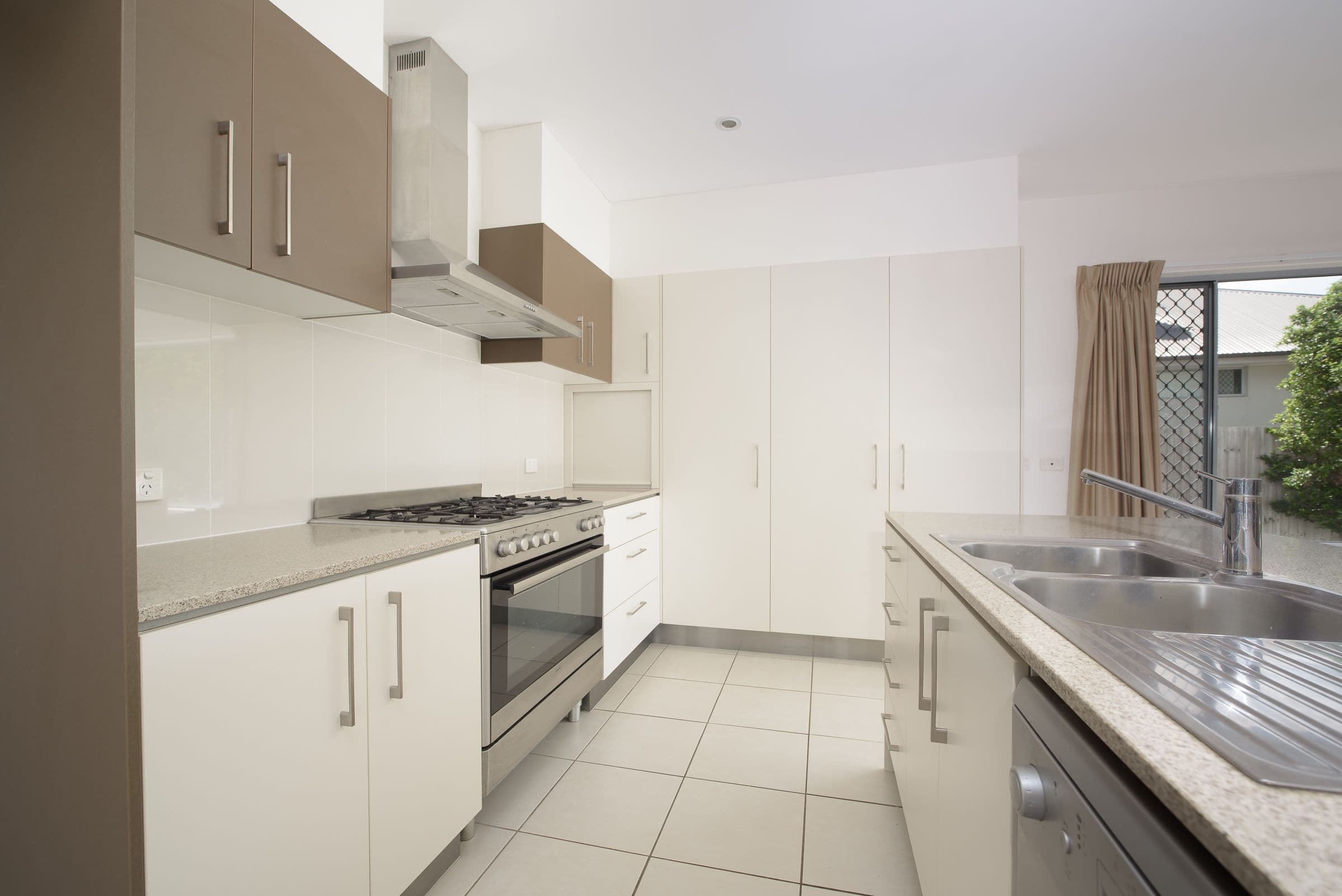 6 Orchard Drive, Kirkwood QLD 4680, Kirkwood - Thumbnail 2