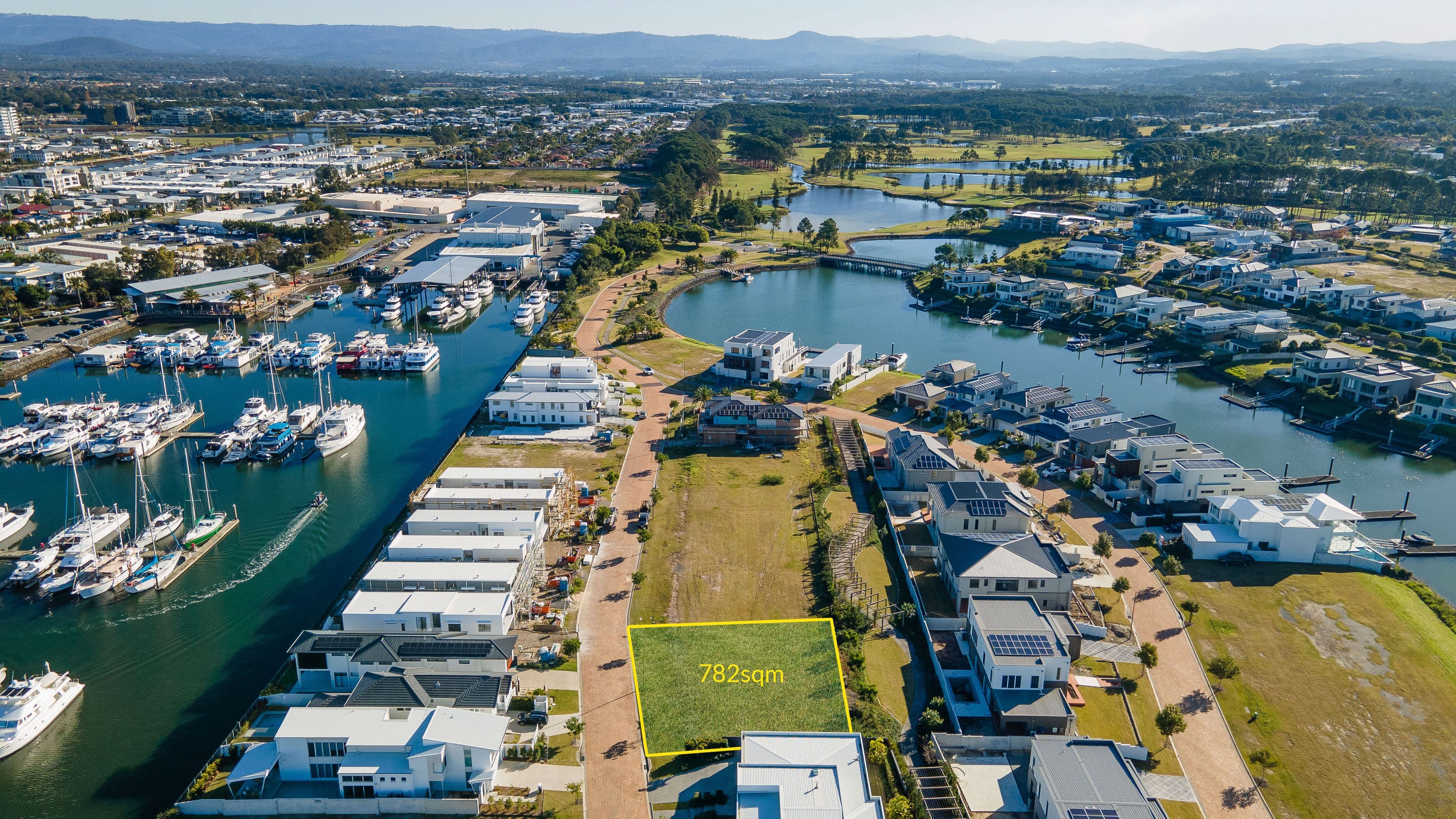 8960 The Point Circuit, Sanctuary Cove QLD 4212, Sanctuary Cove - Thumbnail 4
