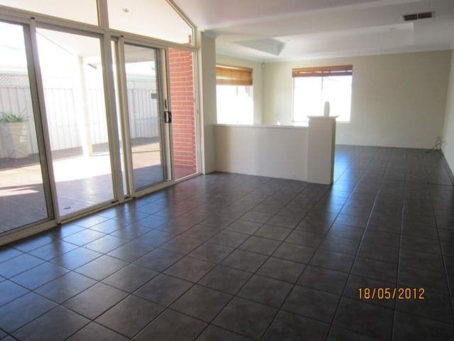 15 Dunbar Way, Canning Vale WA 6155, Canning Vale - Thumbnail 3