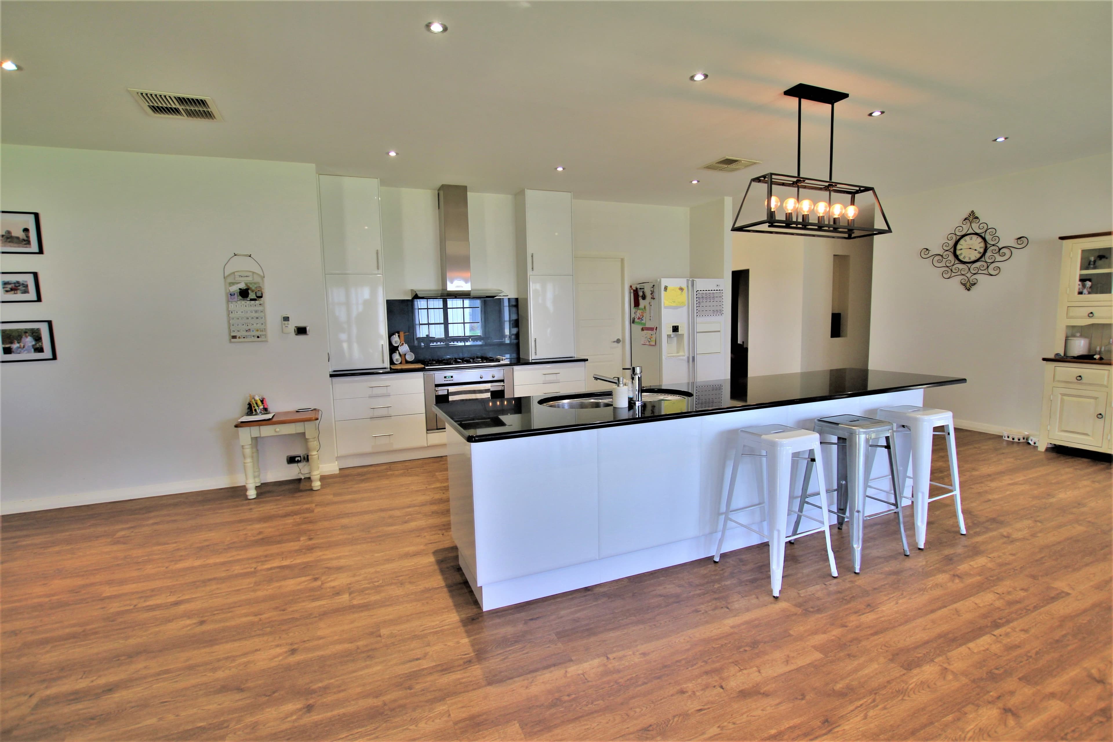 64 Chums Lane, Young NSW 2594, Young - Thumbnail 8