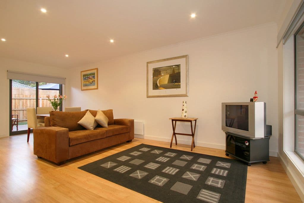 40 Long Place (Enter Via Eleebana Ave), HUGHESDALE VIC 3166, Hughesdale - Thumbnail 2