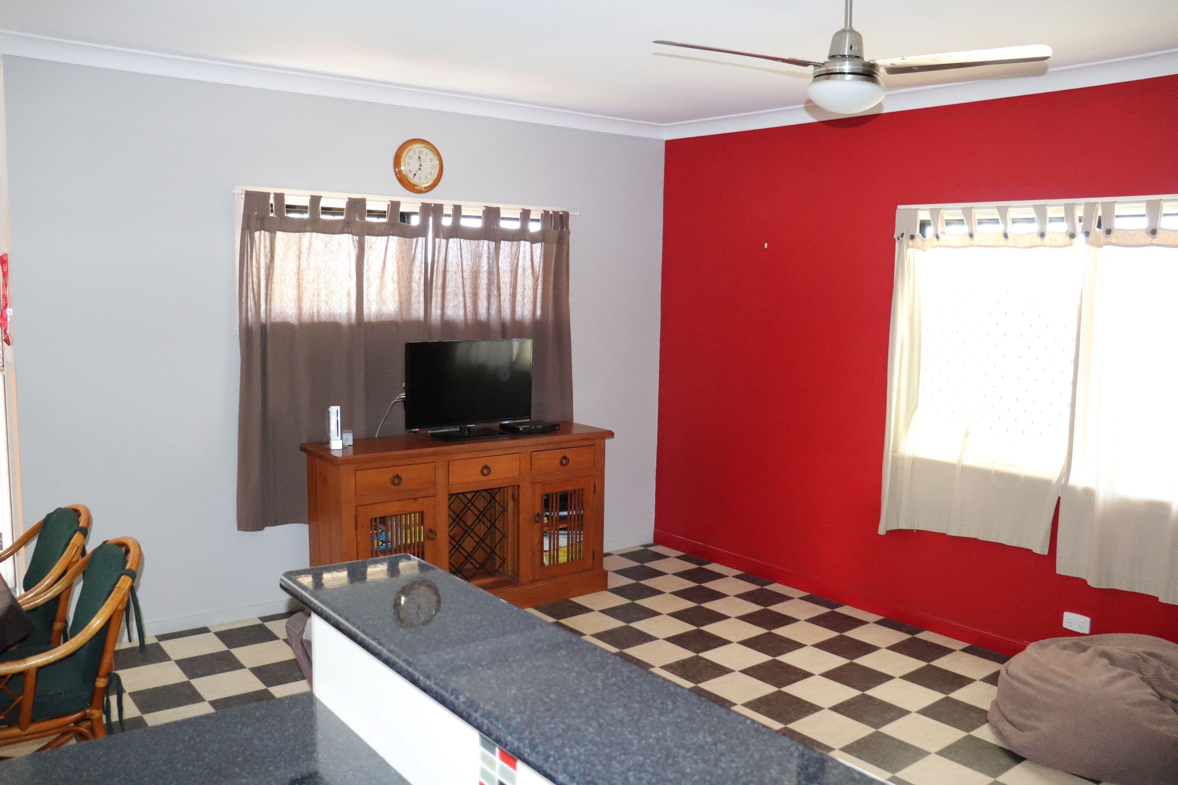 98 Elliott Heads Road, Avenell Heights QLD 4670, Avenell Heights - Thumbnail 7