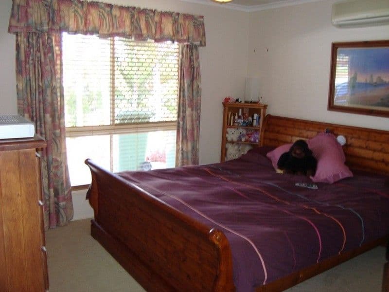 17 Pinehill Drive, OXENFORD QLD 4210, Oxenford - Thumbnail 3