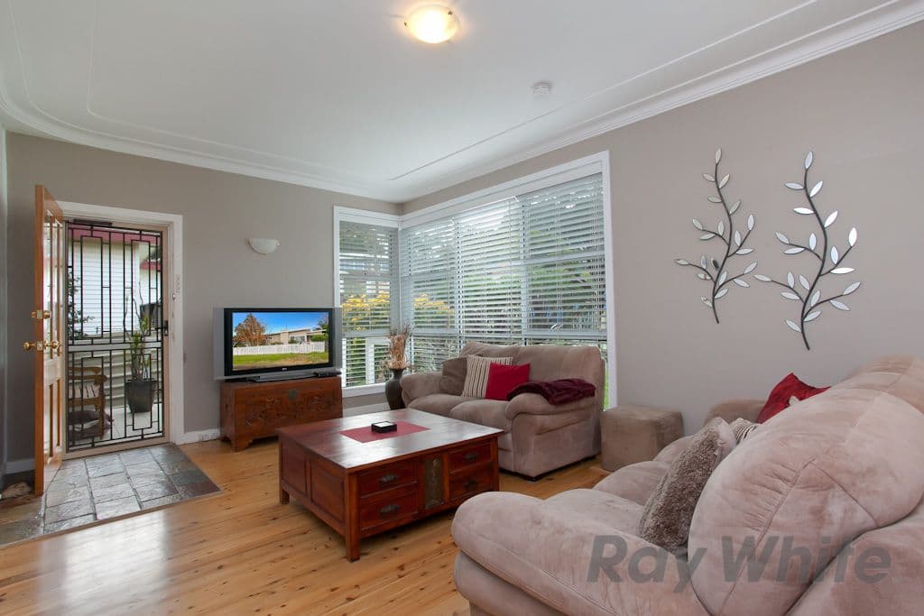12 Jesson Parade, WARNERS BAY NSW 2282, Warners Bay - Thumbnail 3