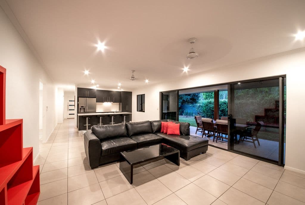8 Flinders Court, Cannonvale QLD 4802, Cannonvale - Image 1