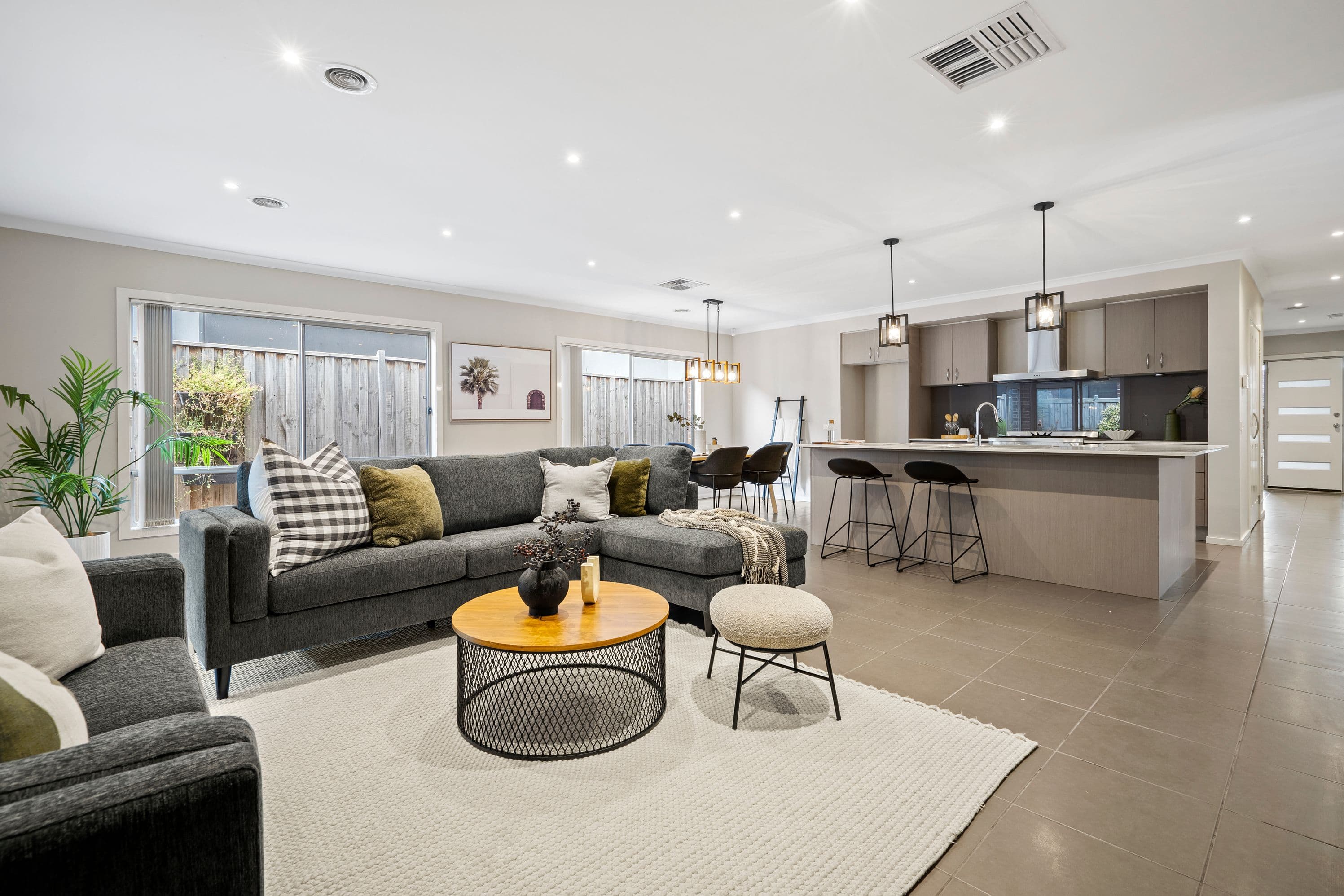 50 Moffat Drive, Lalor VIC 3075, Lalor - Thumbnail 2