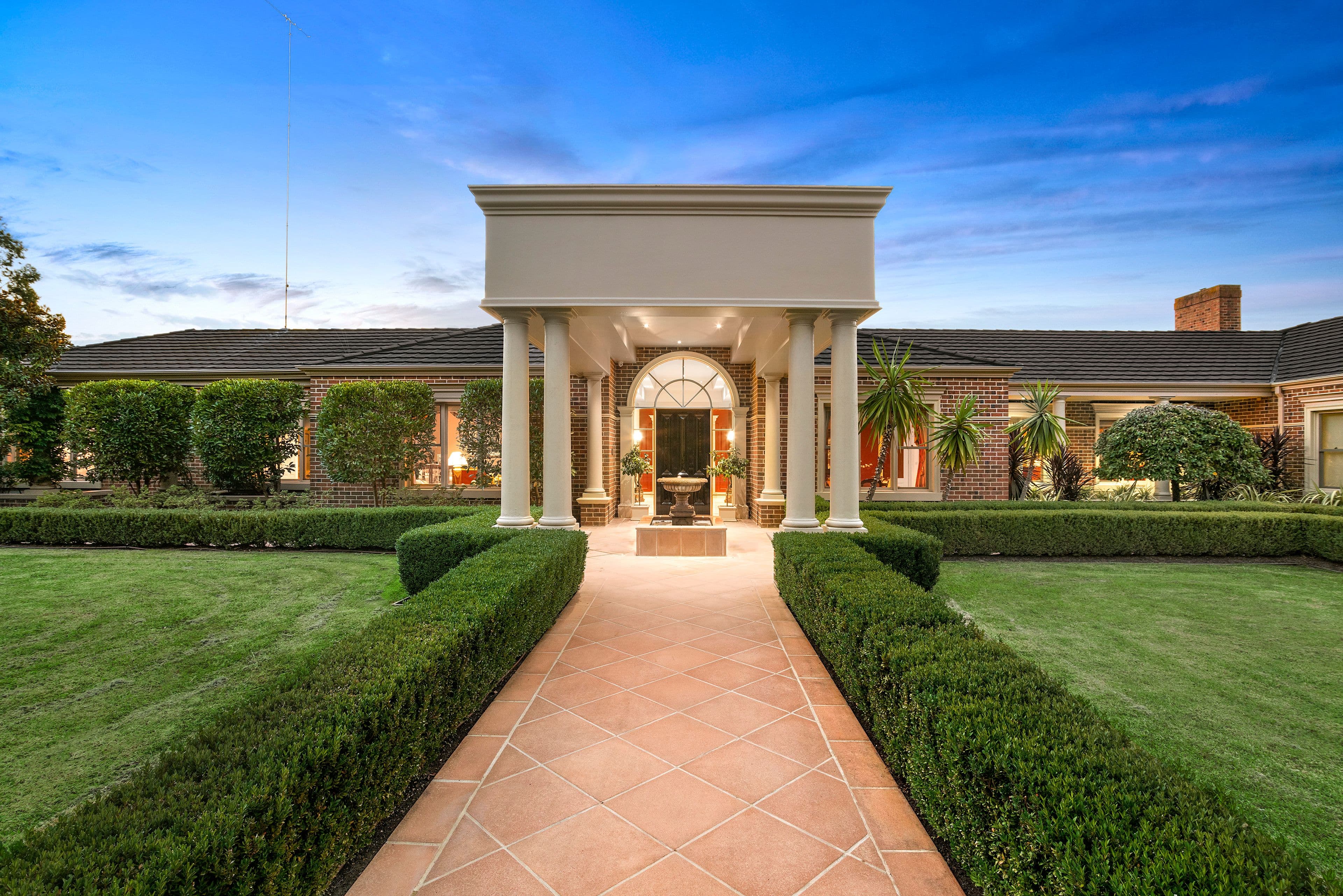 4 Timothy Court, Templestowe VIC 3106, Templestowe - Thumbnail 2