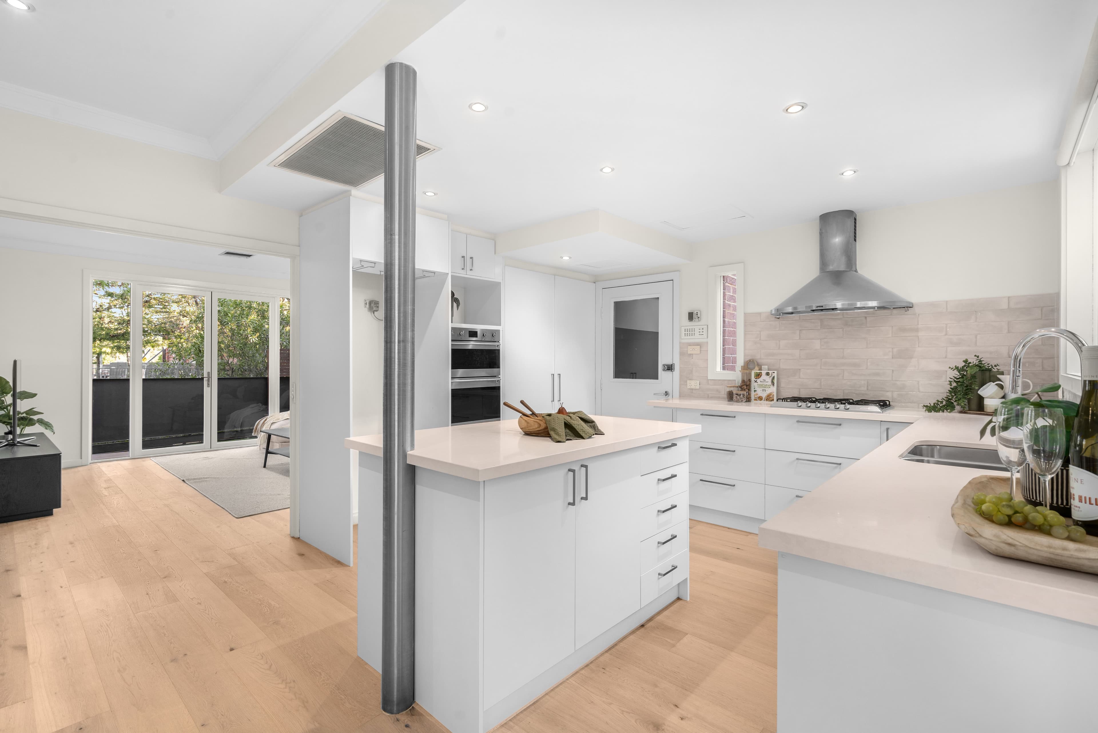 11 Barrow Place, Richmond VIC 3121, Richmond - Thumbnail 4