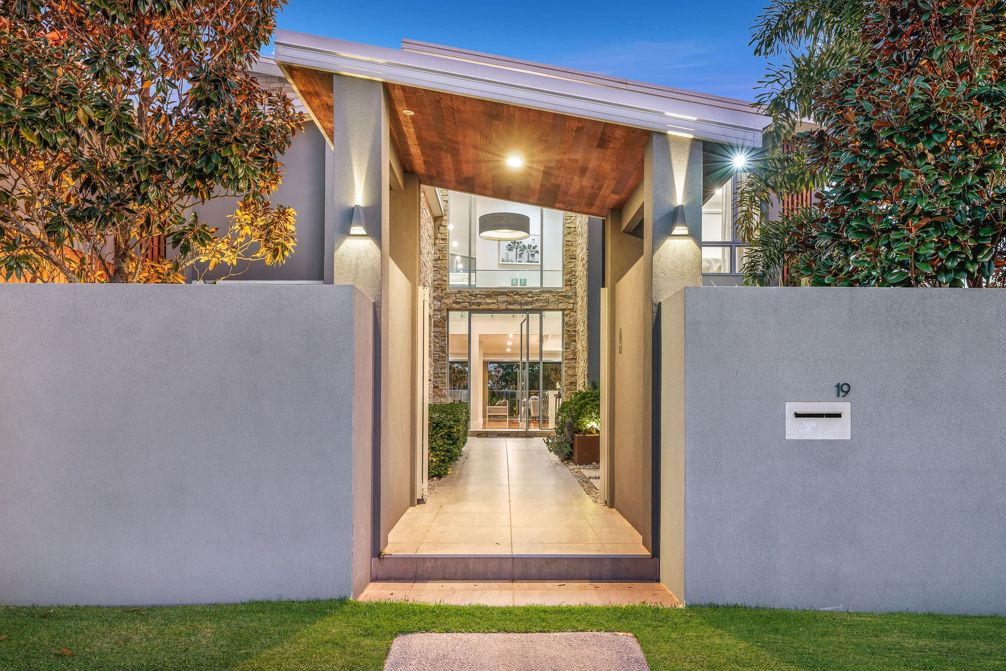 19 Donegal Crescent, Sorrento QLD 4217, Sorrento - Thumbnail 6