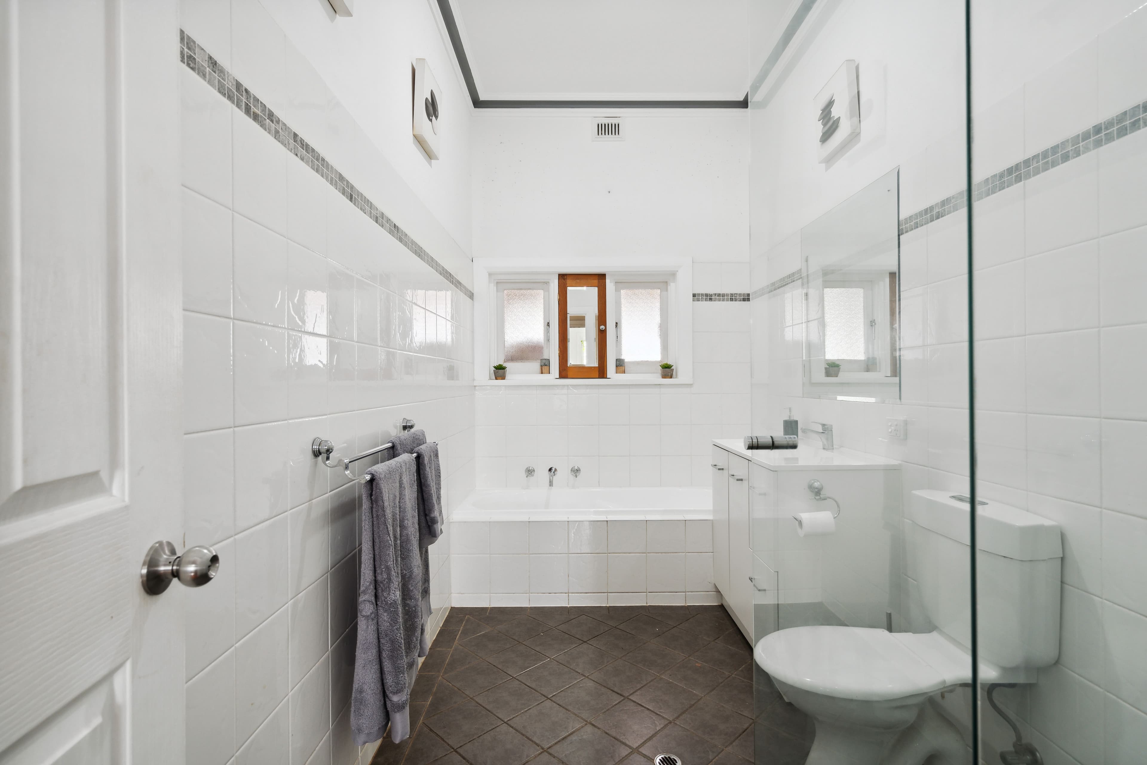 6 Glengarry Avenue, Glandore SA 5037, Glandore - Thumbnail 8