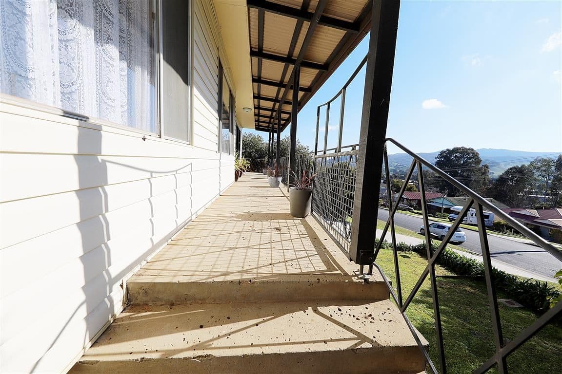 66 Clarke Street, Tumut - Thumbnail 2