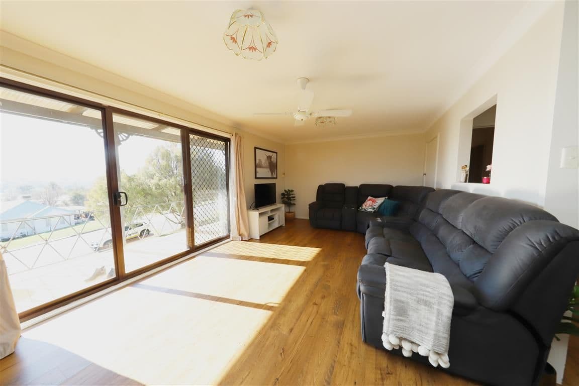 66 Clarke Street, Tumut - Thumbnail 4