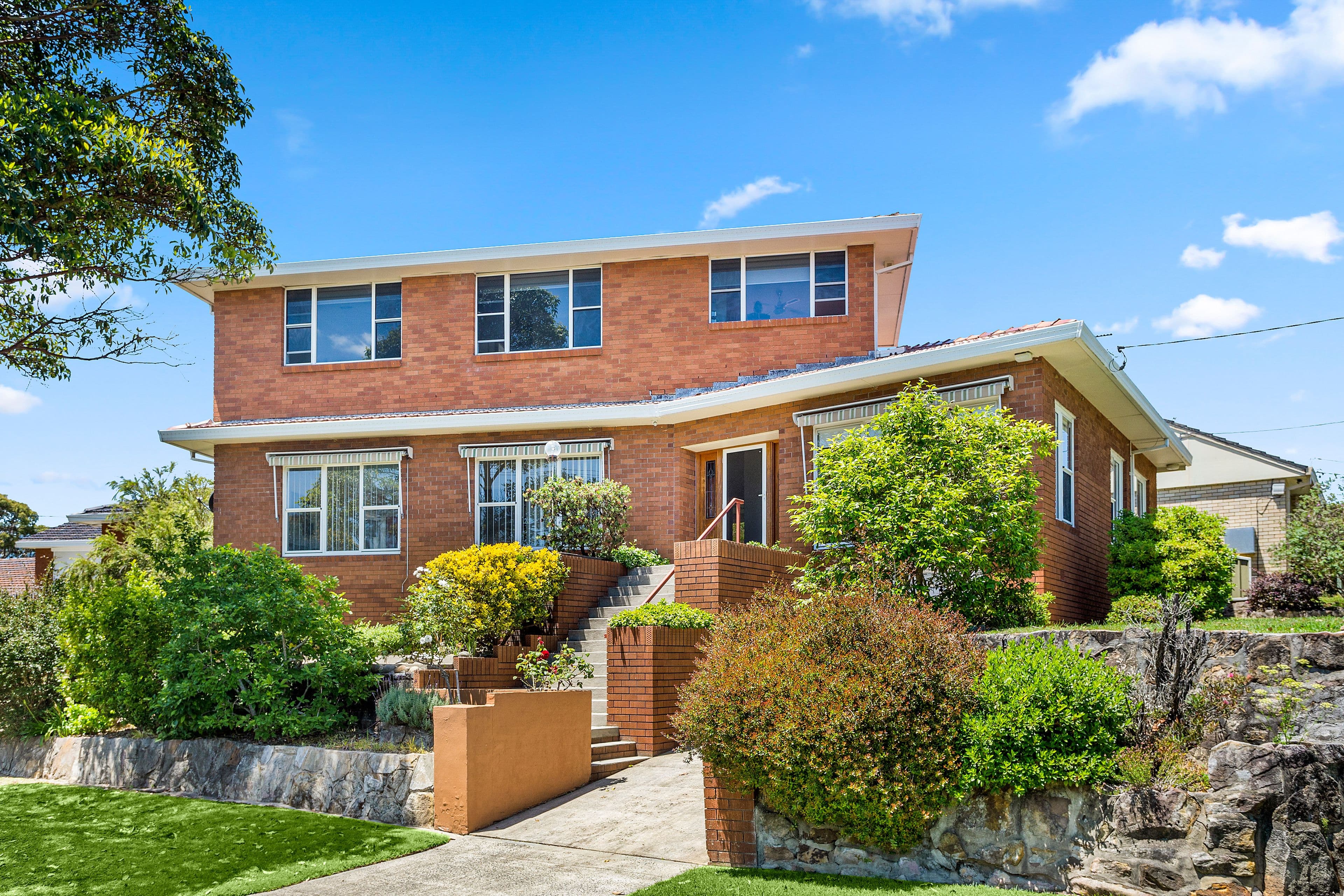 4 Cliff Avenue, Peakhurst Heights NSW 2210, Peakhurst Heights - Thumbnail 2