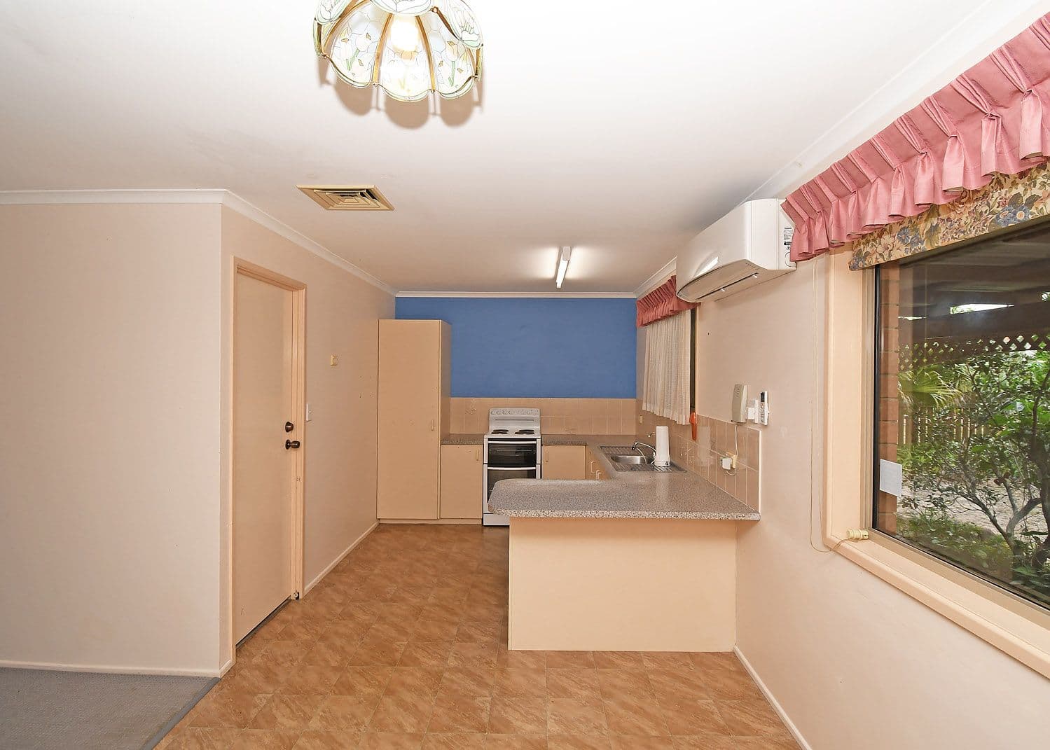 3 Lido Parade, Urangan QLD 4655, Urangan - Thumbnail 2