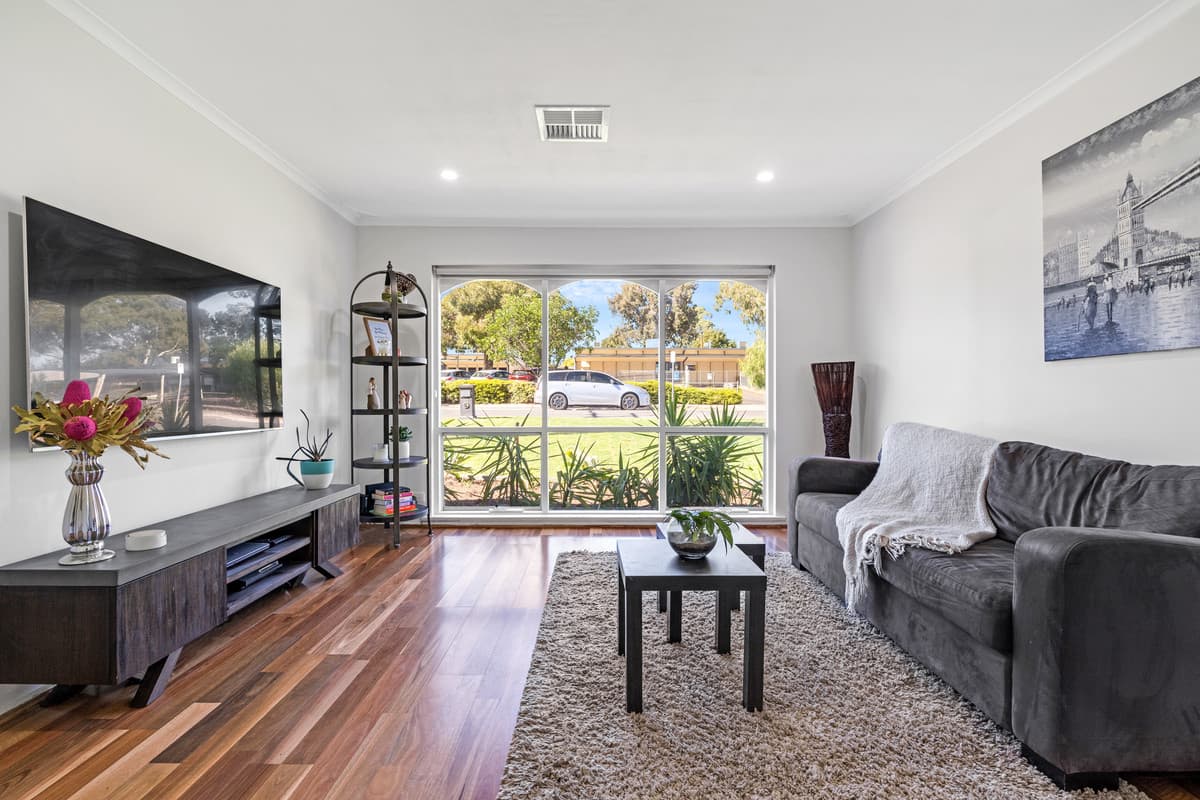 7 Pringle Avenue, Surrey Downs SA 5126, Surrey Downs - Thumbnail 2