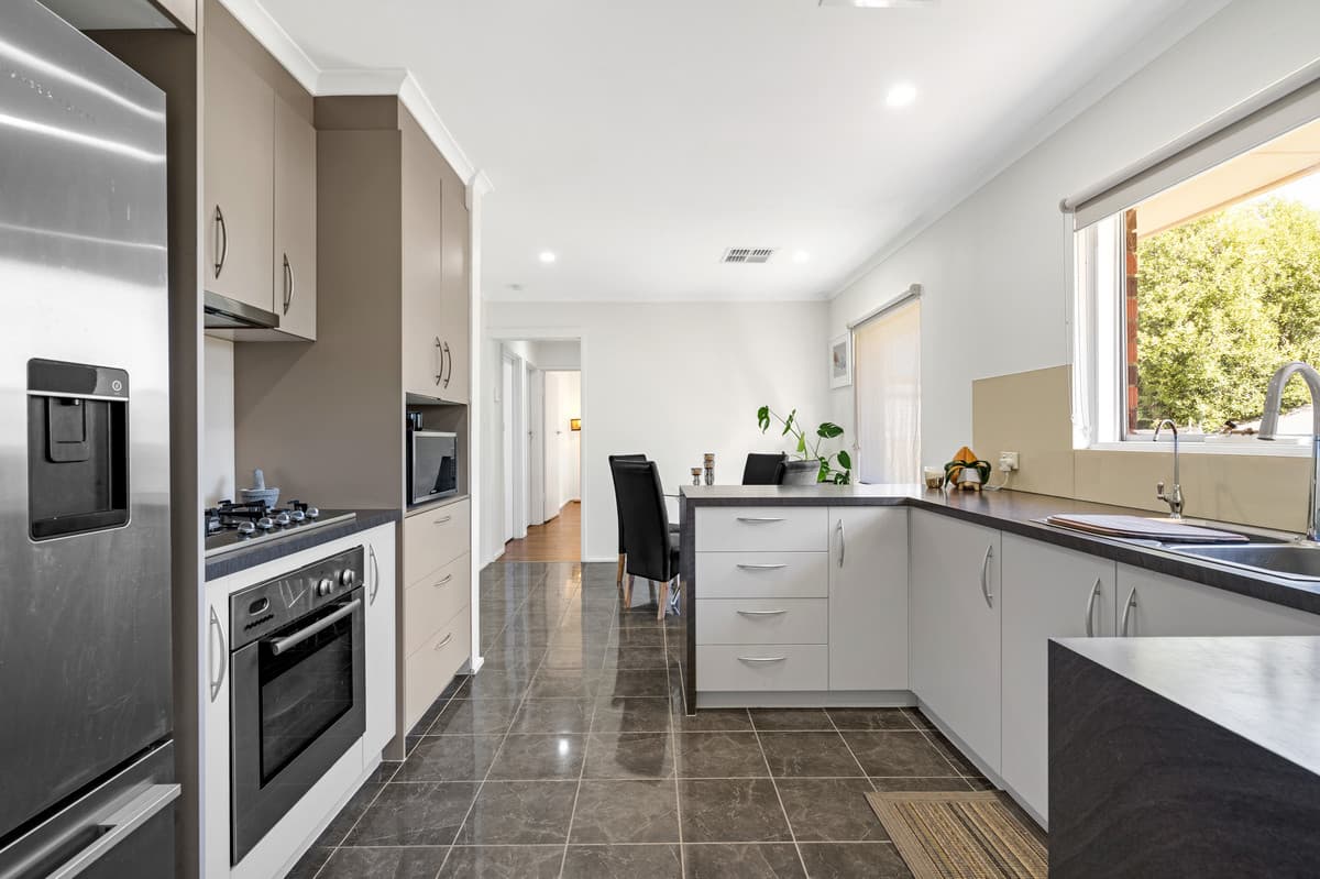 7 Pringle Avenue, Surrey Downs SA 5126, Surrey Downs - Thumbnail 4
