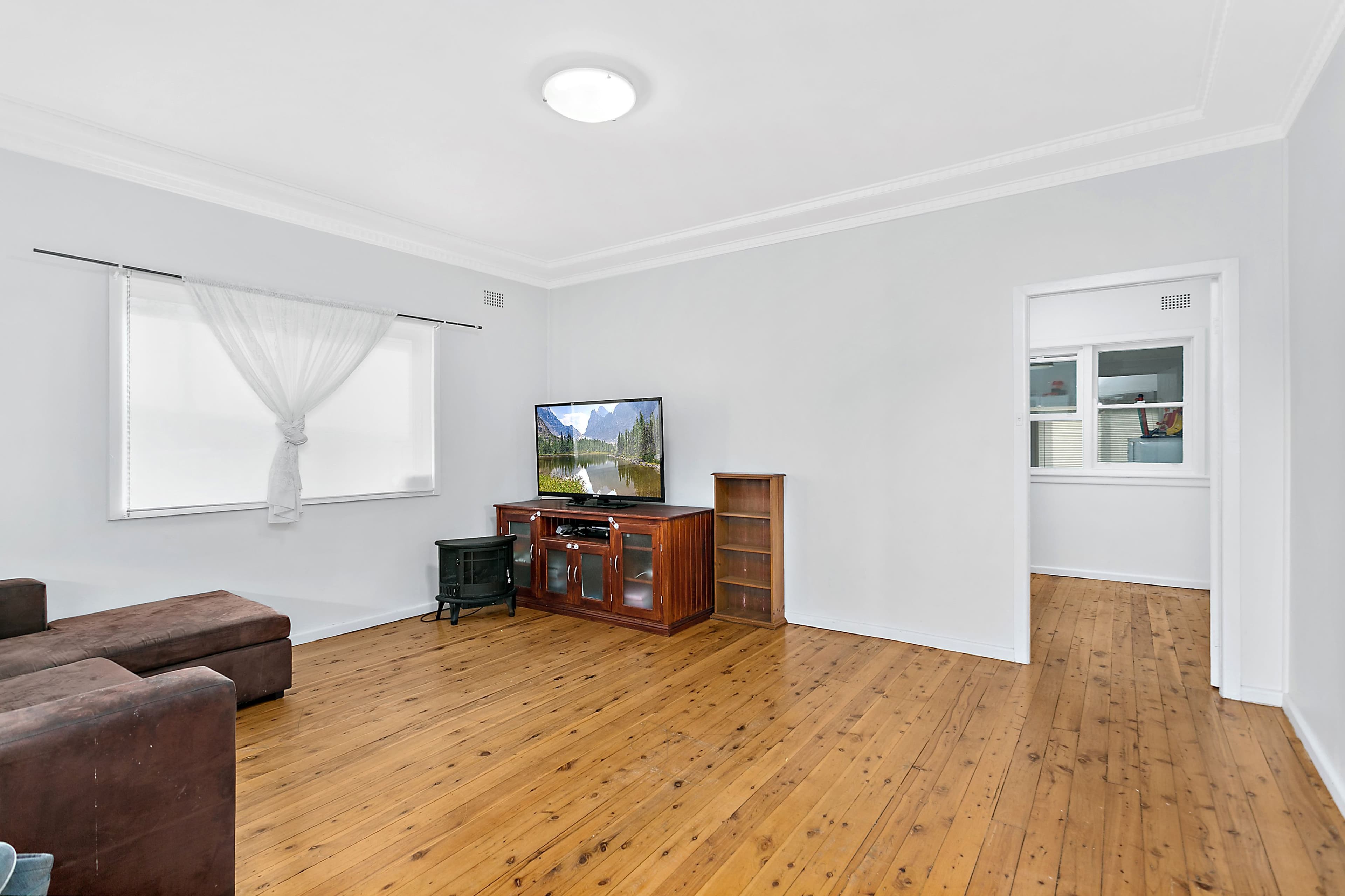92 Fisher Street, Oak Flats - Thumbnail 4