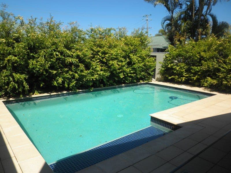 29 Curlew Crescent, BURLEIGH WATERS QLD 4220, Burleigh Waters - Thumbnail 2