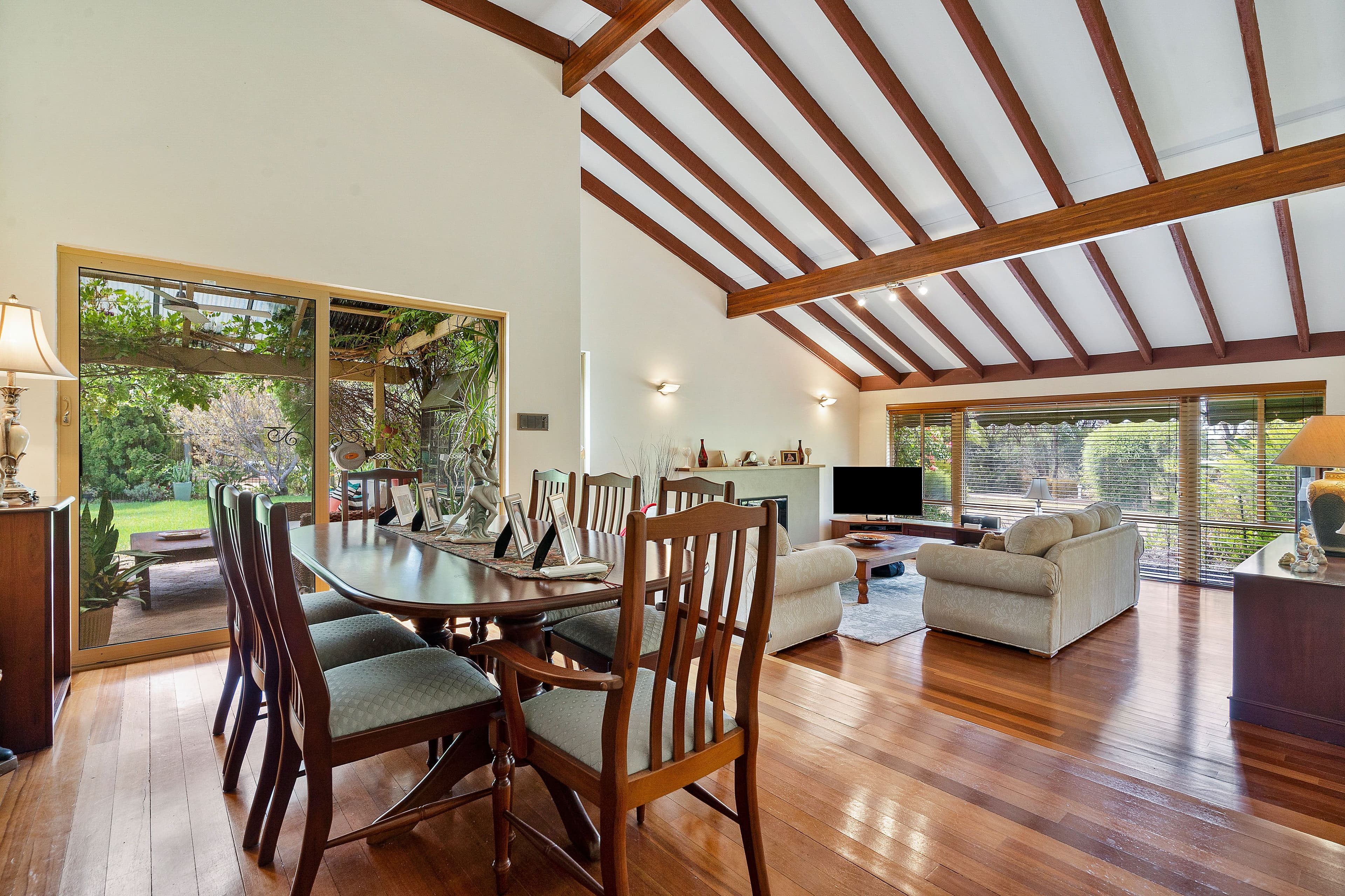 32 Bernborough Place, Wanneroo WA 6065, Wanneroo - Thumbnail 3