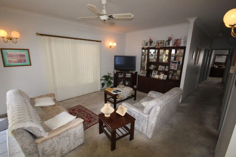 8 Langton Avenue, Mareeba QLD 4880, Mareeba - Thumbnail 7
