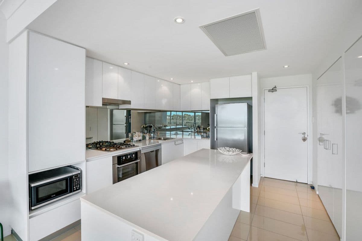 15 Compass Drive, Biggera Waters QLD 4216, Biggera Waters - Thumbnail 5