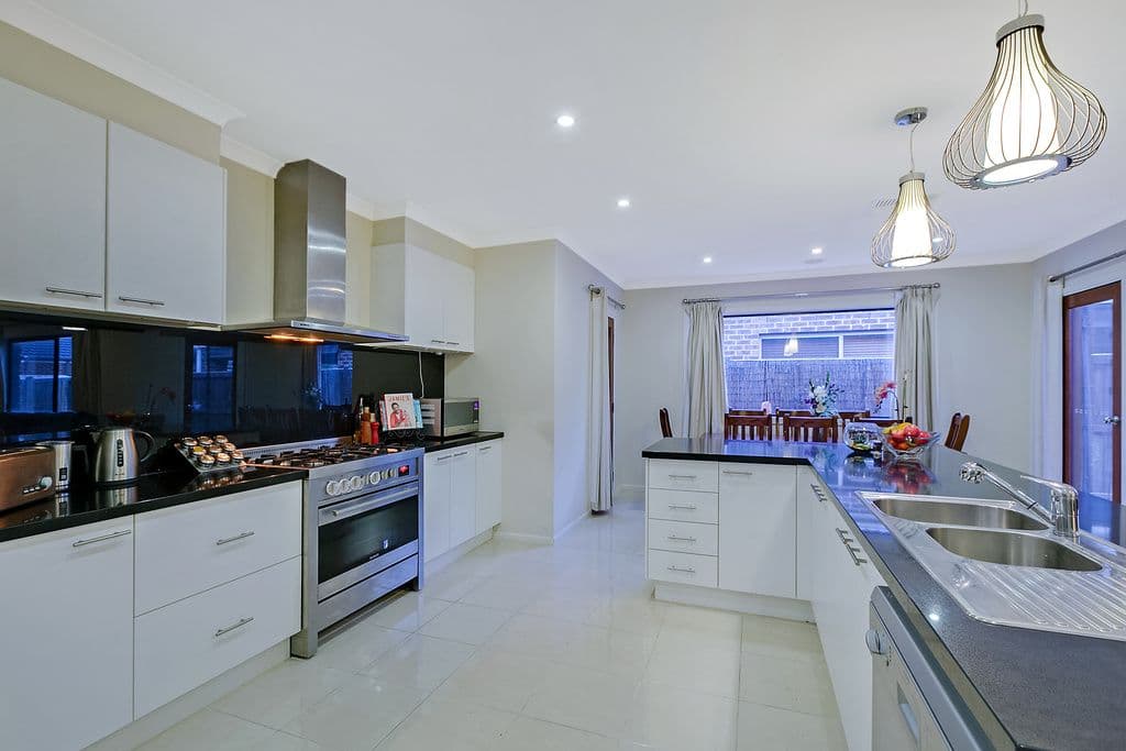 31 Suncroft Drive, Lalor VIC 3075, Lalor - Thumbnail 2
