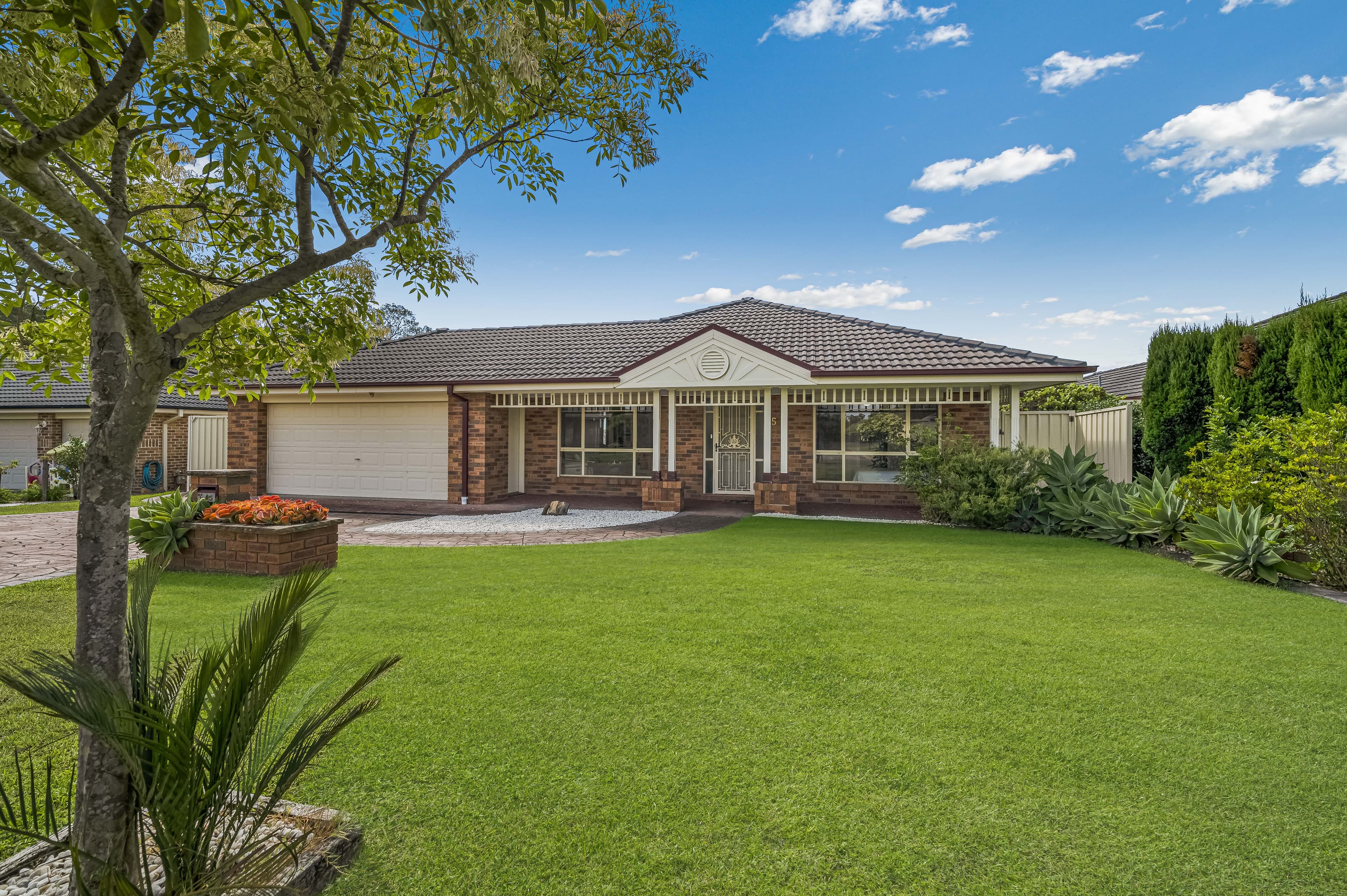 25 Honeyoak Drive, Aberglasslyn NSW 2320, Aberglasslyn - Image 1