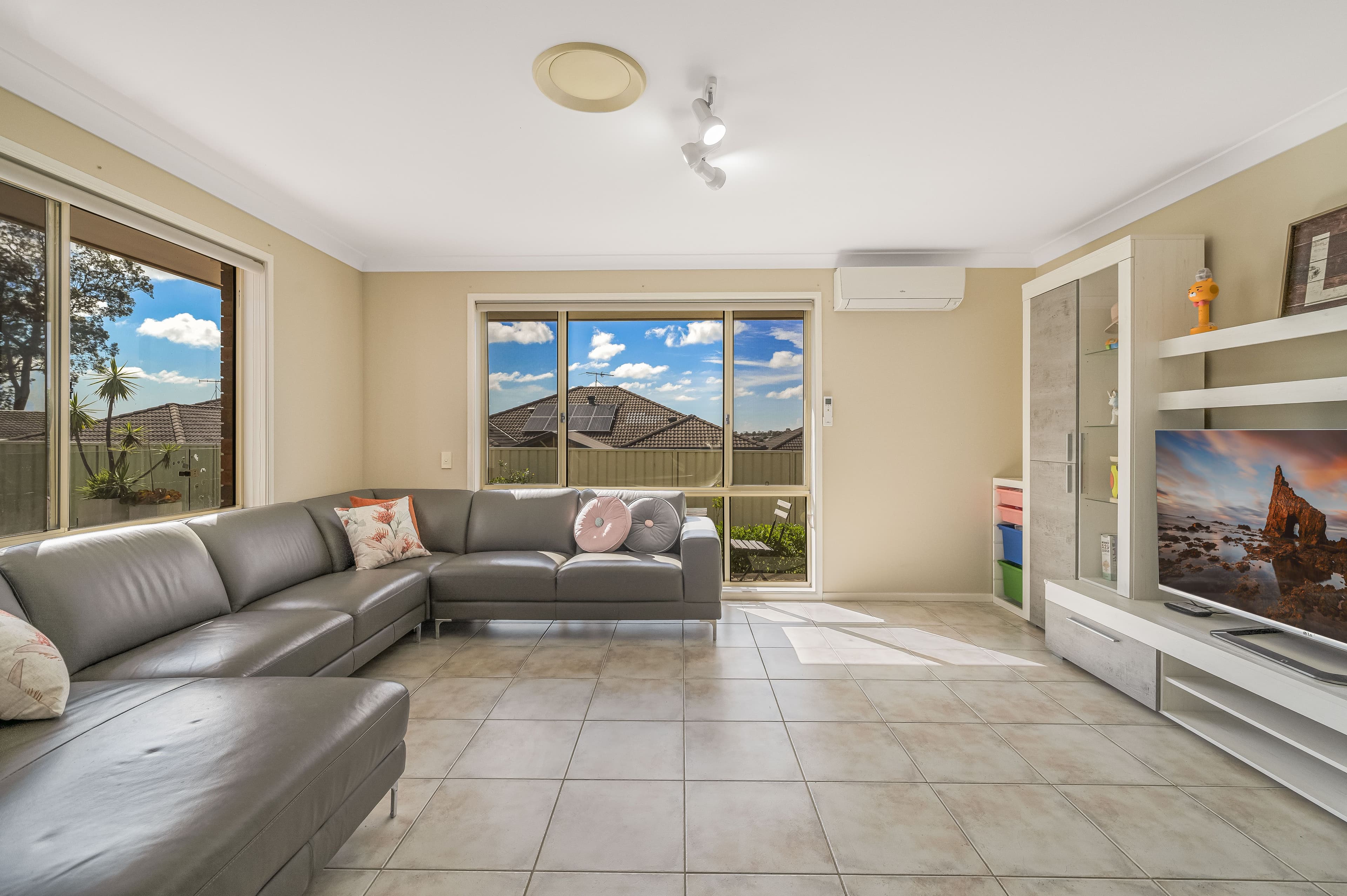 25 Honeyoak Drive, Aberglasslyn NSW 2320, Aberglasslyn - Thumbnail 7