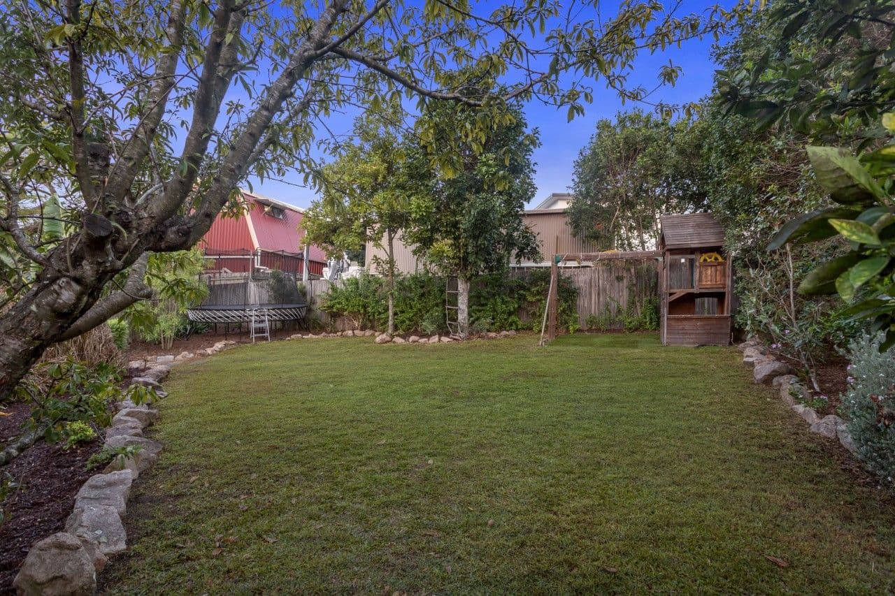 15 Chisholm Street, Stafford Heights QLD 4053, Stafford Heights - Thumbnail 3