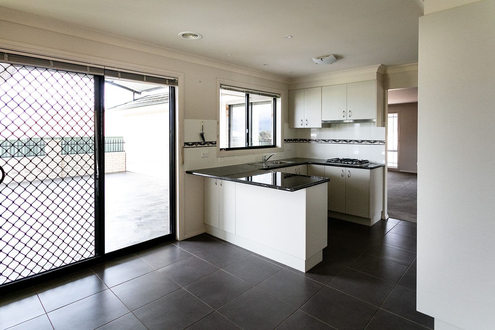 1 Ramsay Close, Orange - Thumbnail 5