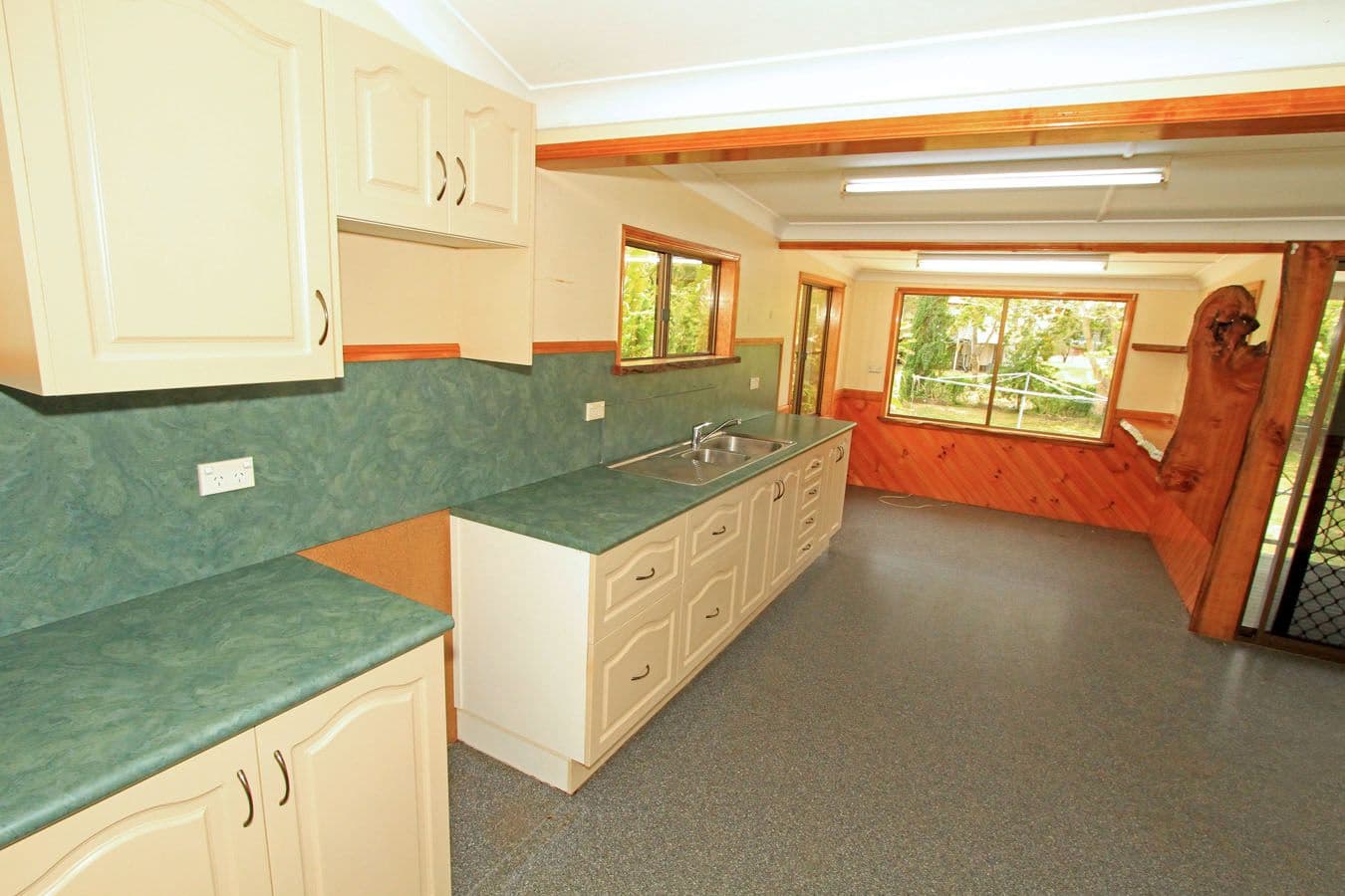 47 Lucas Street, BERSERKER QLD 4701, Berserker - Thumbnail 3