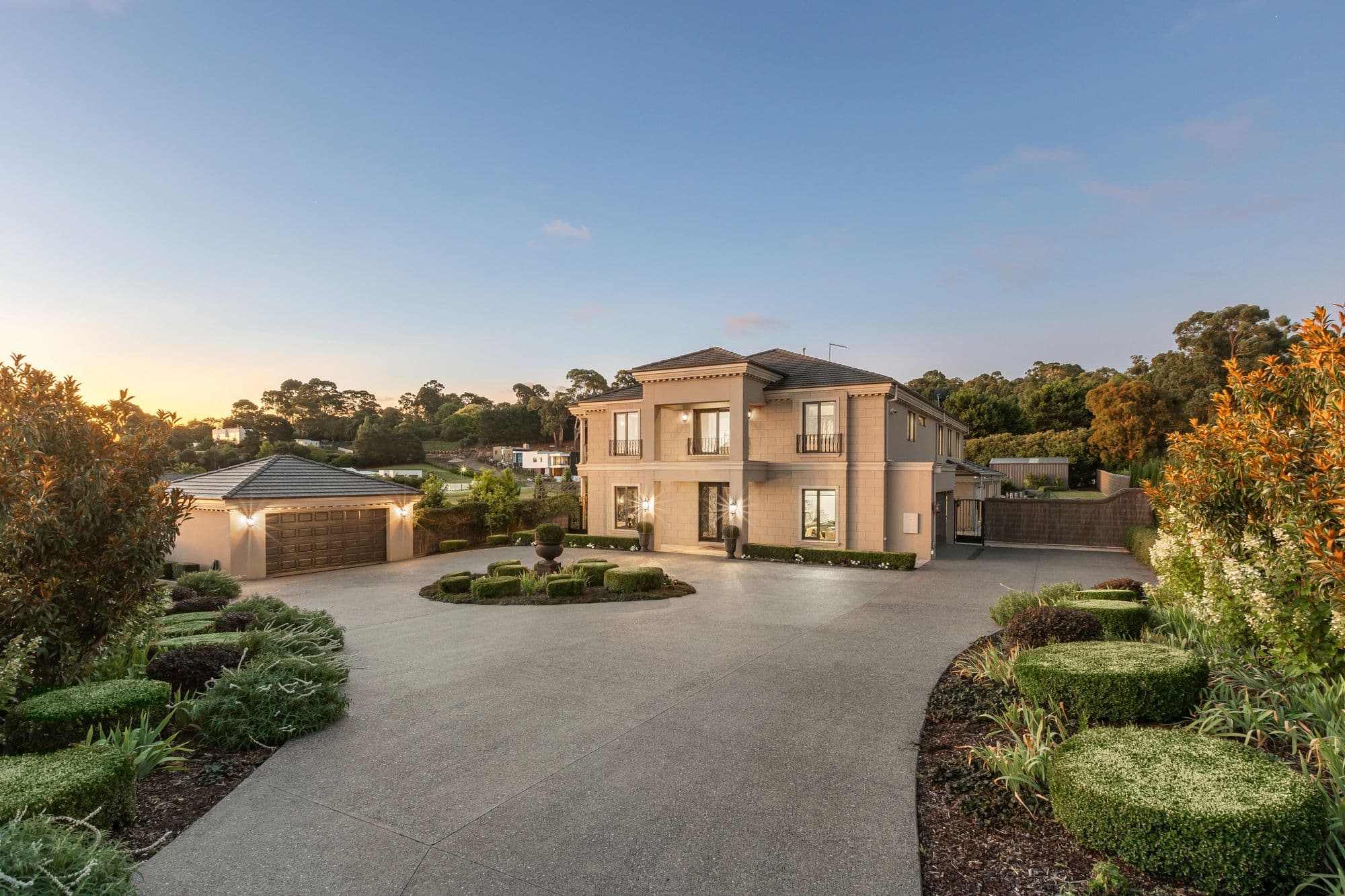 14-16 Stylebawn Drive, Berwick VIC 3806, Berwick - Thumbnail 2