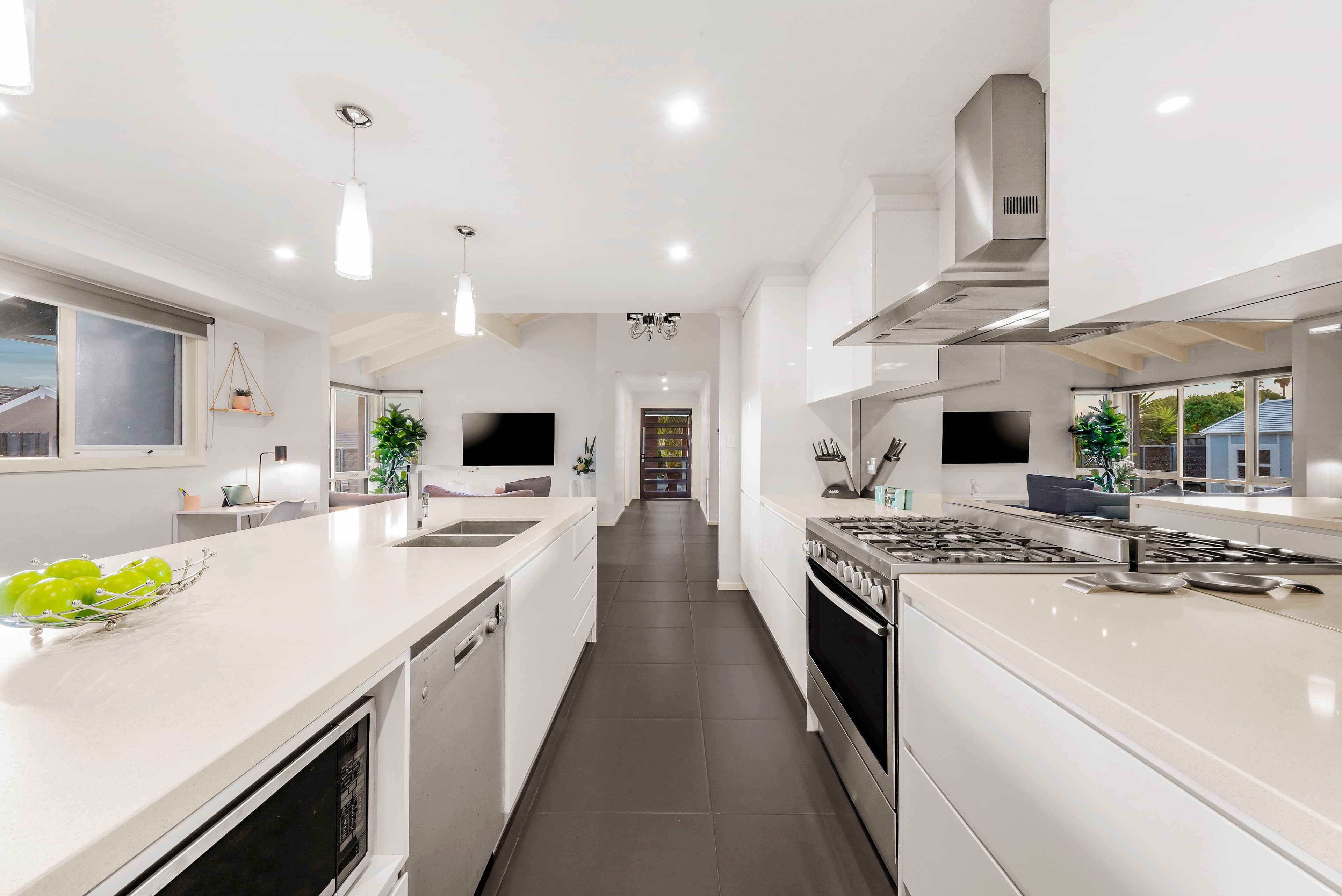25 Belindavale Drive, Knoxfield VIC 3180, Knoxfield - Thumbnail 3